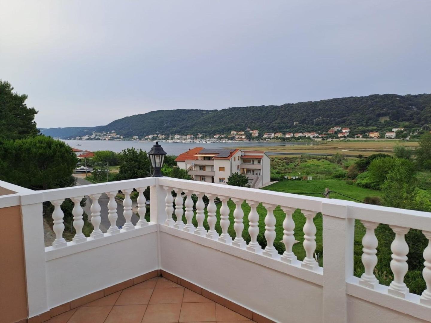 Apartments Mig - With Beautiful Garden Supetarska Draga Exterior photo