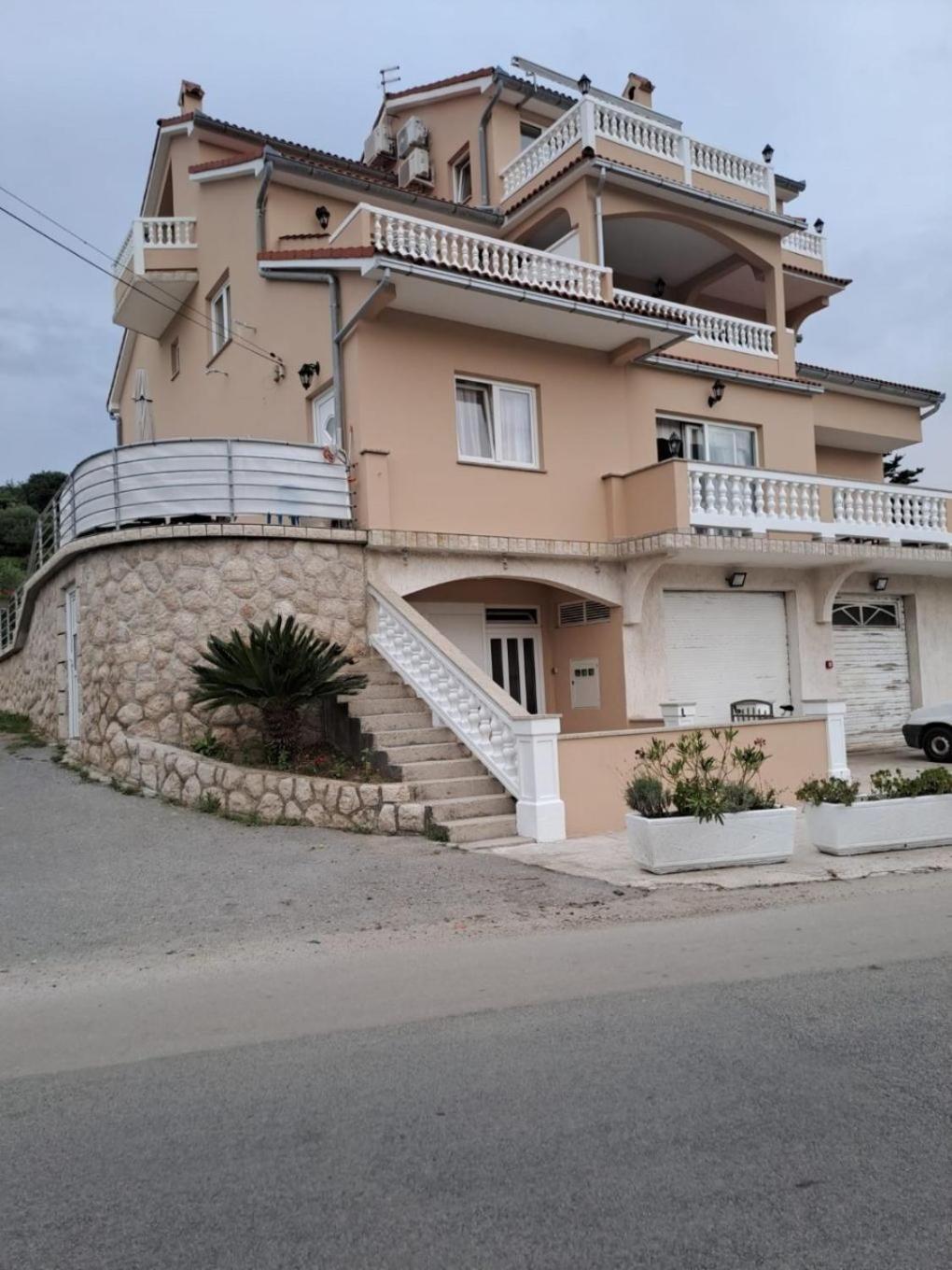Apartments Mig - With Beautiful Garden Supetarska Draga Exterior photo