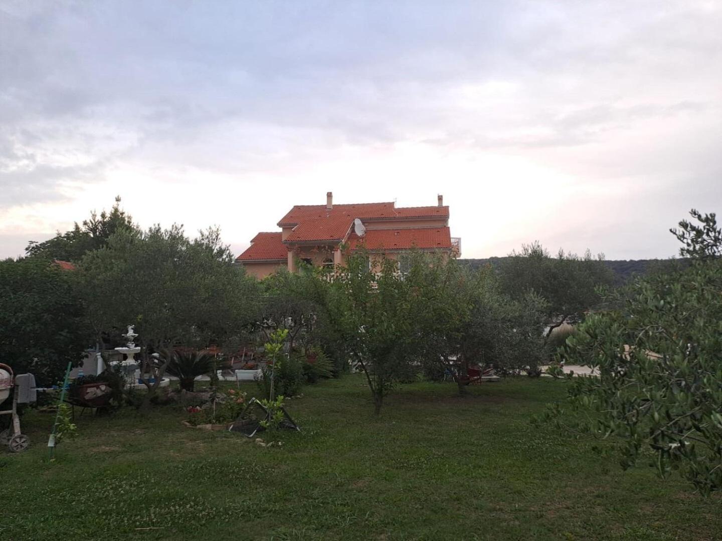 Apartments Mig - With Beautiful Garden Supetarska Draga Exterior photo