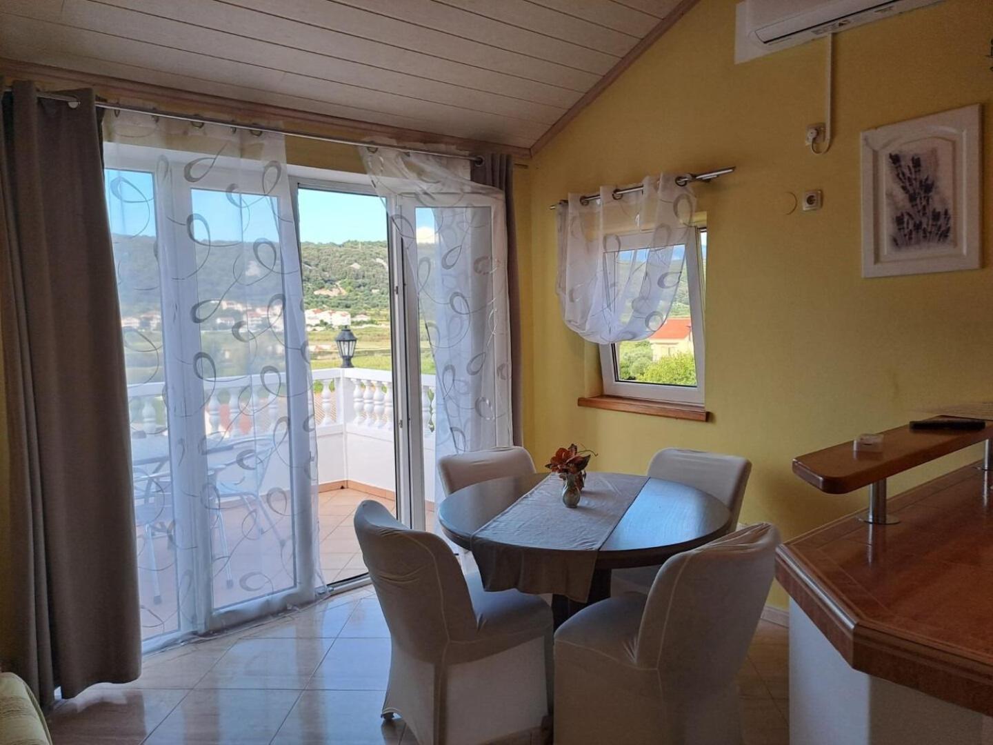 Apartments Mig - With Beautiful Garden Supetarska Draga Exterior photo